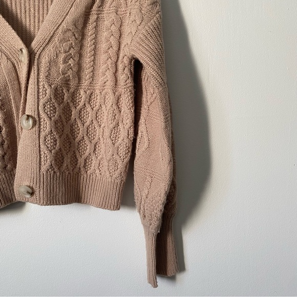 Tan knit cardigan, slightly cropped, with buttons. No boundaries Y2K size S - Picture 4 of 6